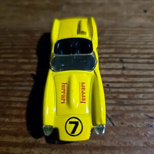 1995 Hot Wheels Blackwall '57 Yellow Ferrari 250 - No.7